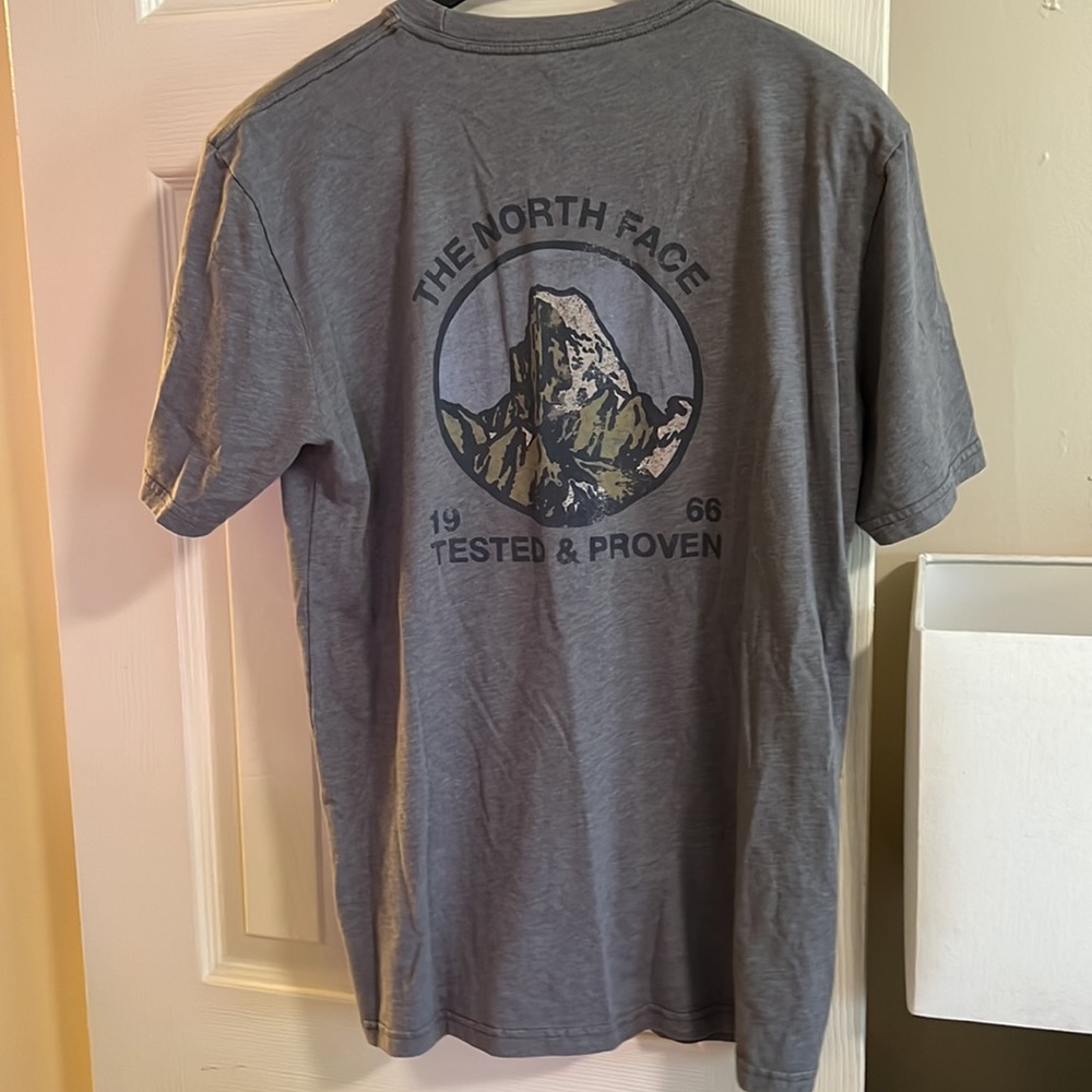 Men’s North Face T-Shirt, Mountain Design on Back, Small